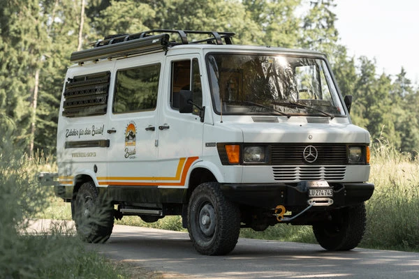 UNSER MERCEDES-BÜSSLI ZIEHT WEITER UND SUCHT NEUE ABENTEUER !